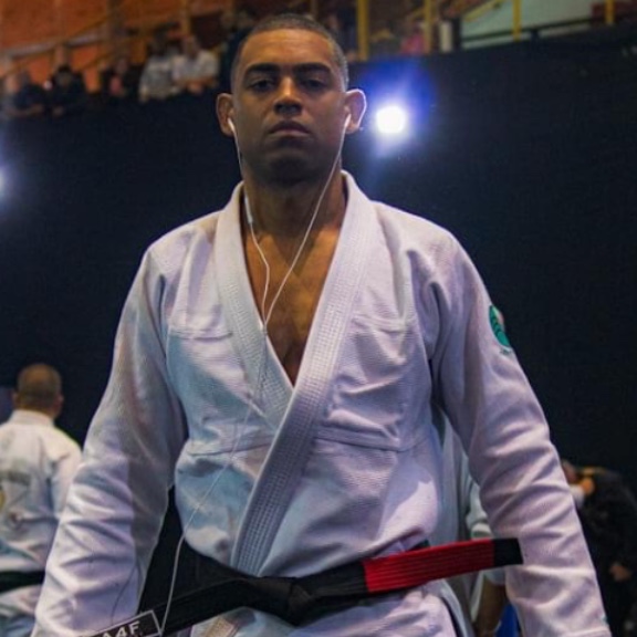 Tainan Henrique Alves