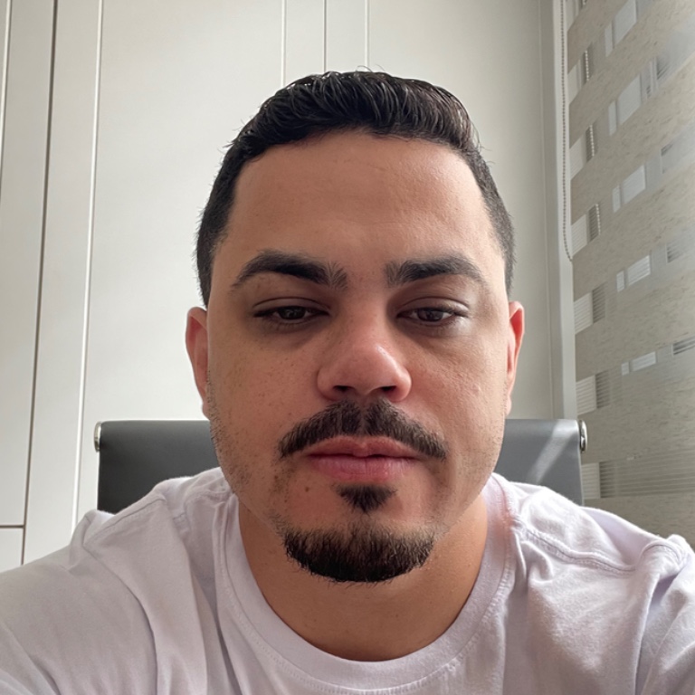 Victor Coelho Dos Santos 