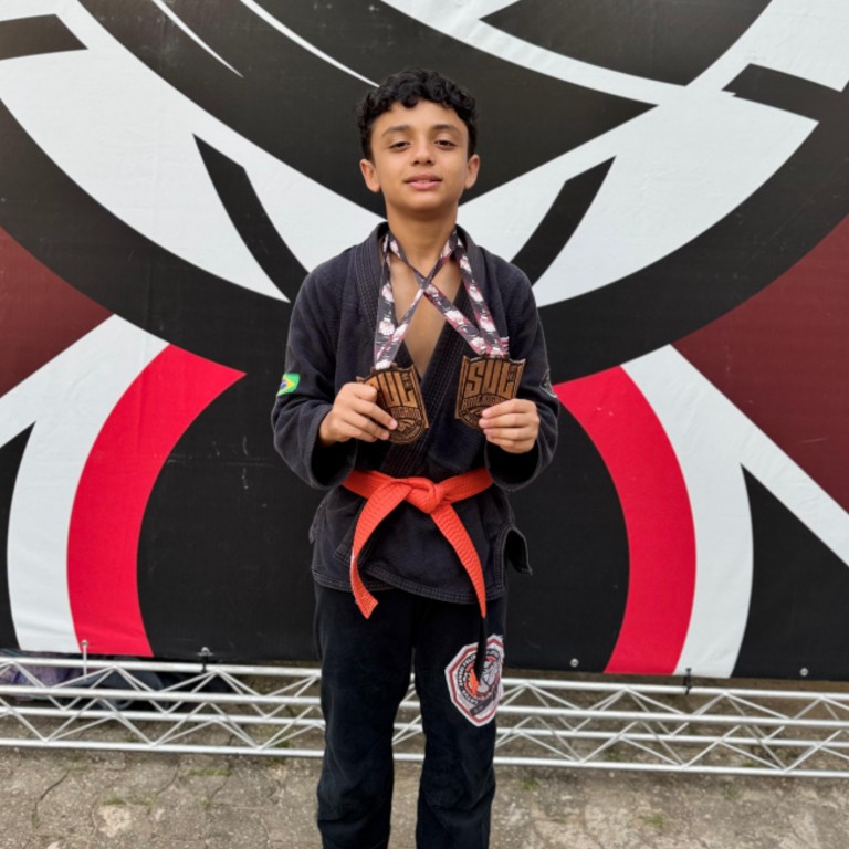 Felipe Isaac Santos De Oliveira 