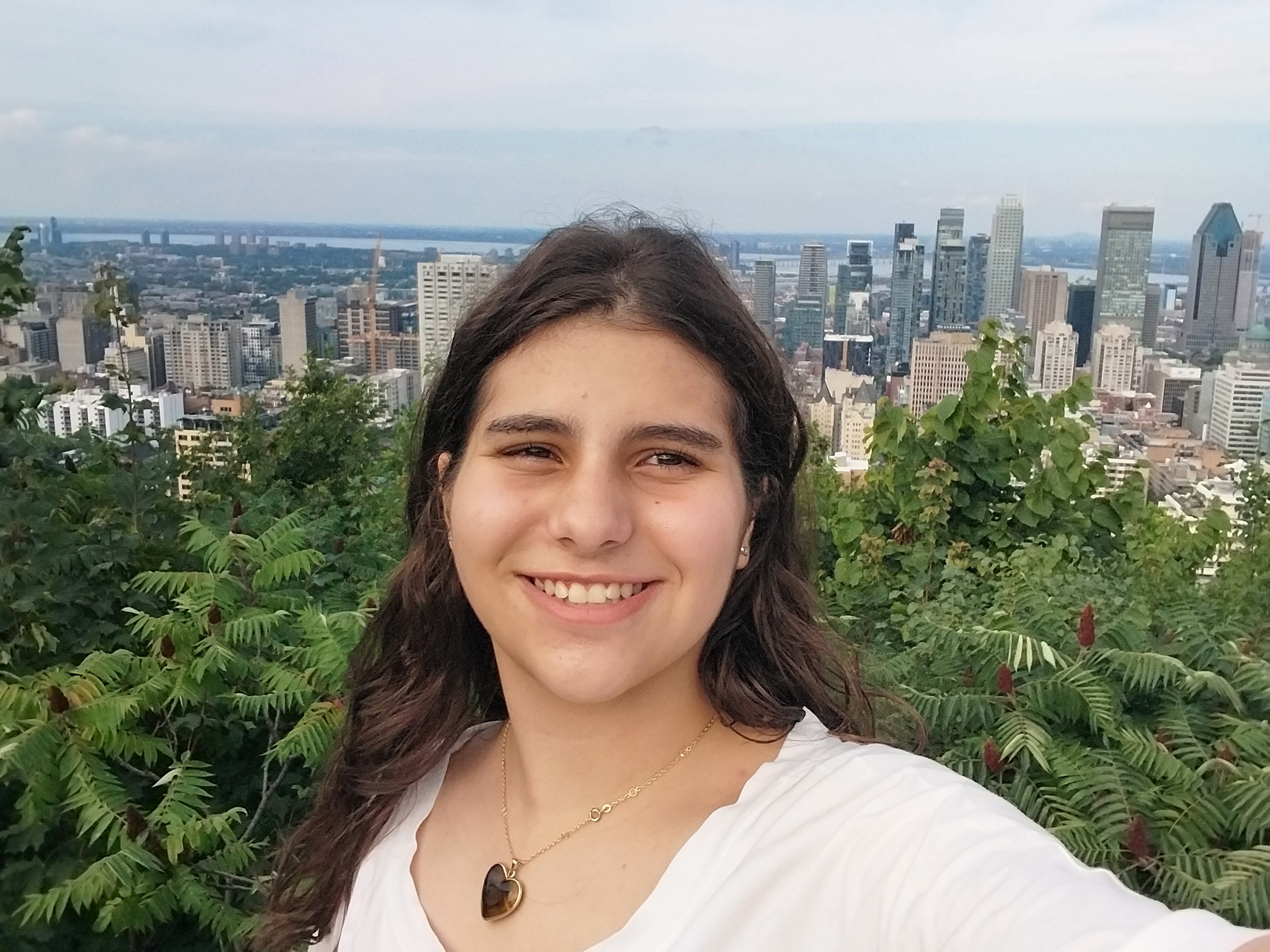 Camila Valadares Bopp 