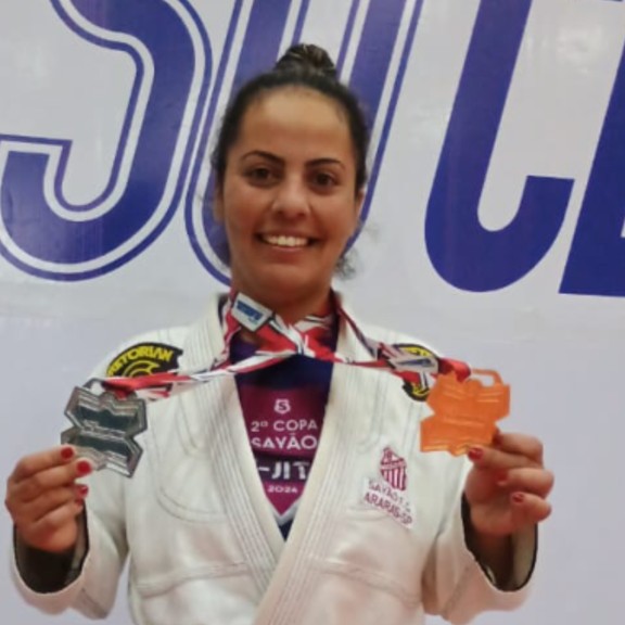 Andréia Monize Mendonça De Oliveira 