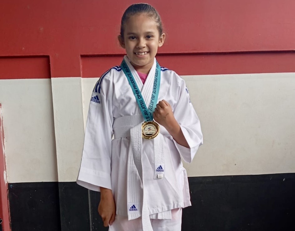 Esther Duveza Rabelo