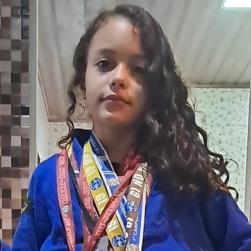 Vitoria Brazao De Oliveira