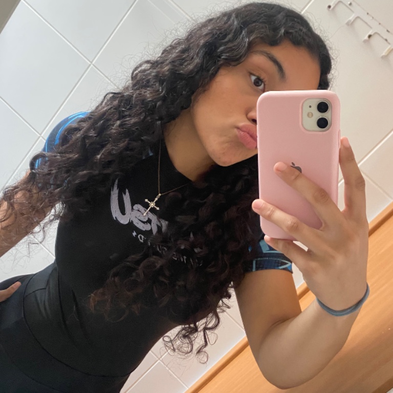 Rayana Dominique Aparecida Dos Santos