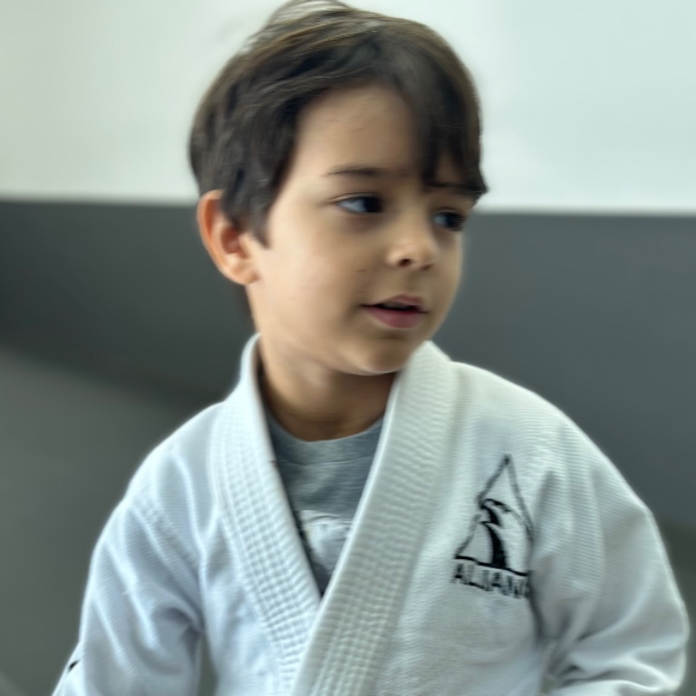 Theo Louvain Alvarenga