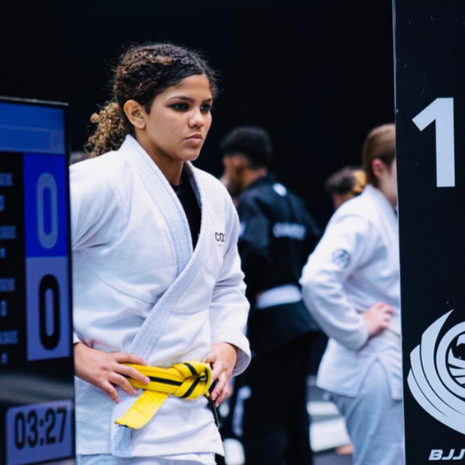 Lara Maria De Paula Alves Neves 