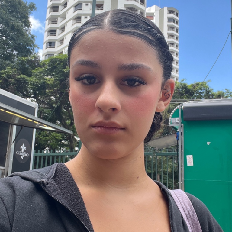 Manuela Araújo Marques 