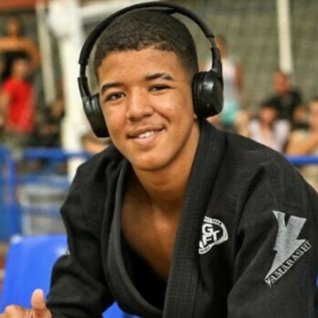 Victor Alexandre Rodrigues 