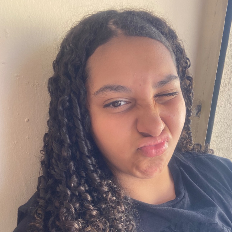 Anna Jhulia Elmatos Santos 