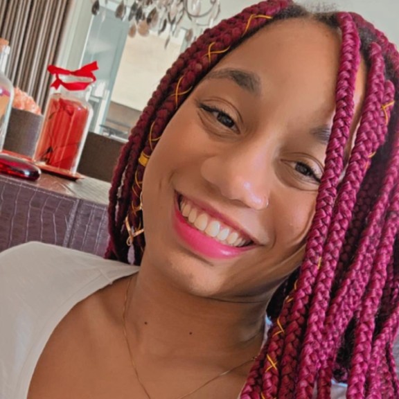 Juliana Sales Corrêa 