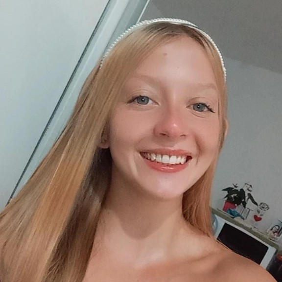 Carolini De Paula Sander