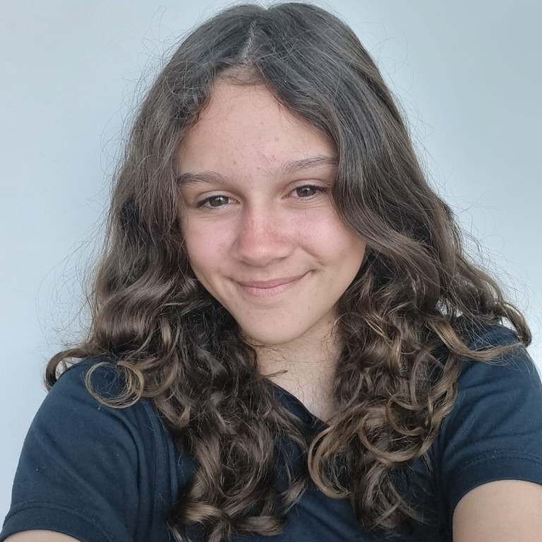 Lara Mariano Spadoto 