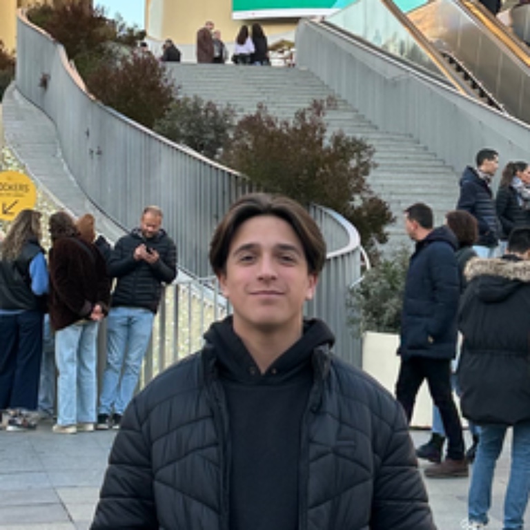 Luca Kümmer Santiago