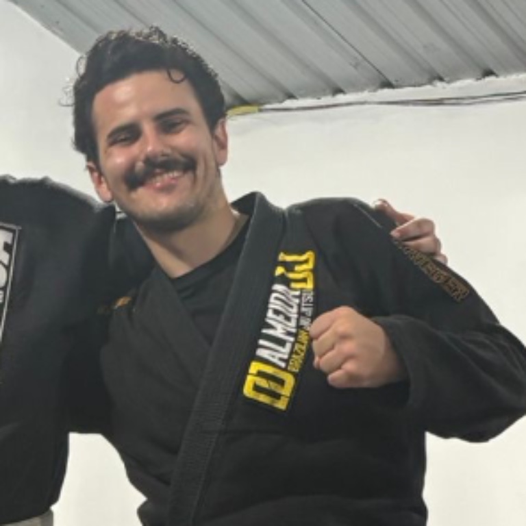 João Nicholas Berlato Pires