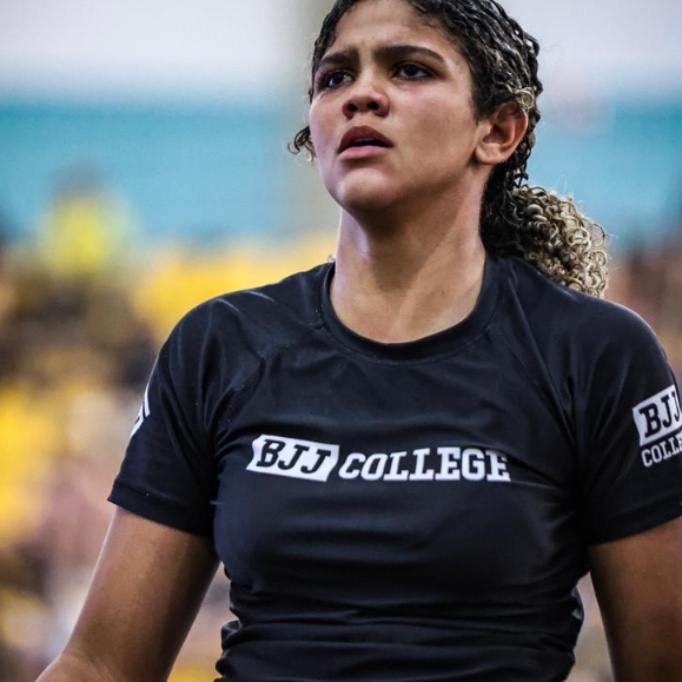 Lara Maria De Paula Alves Neves 