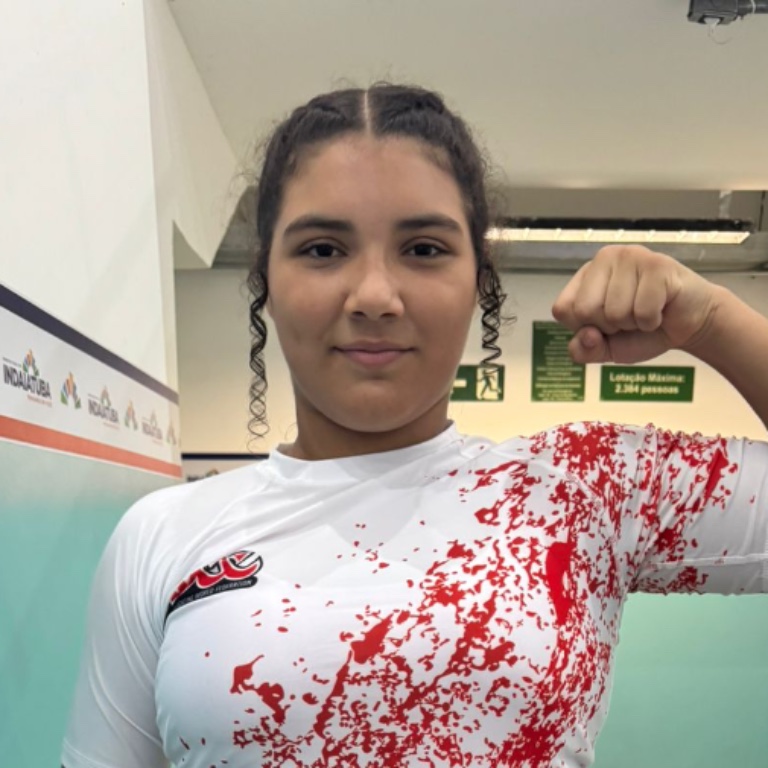 Livia Carmo De Oliveira 