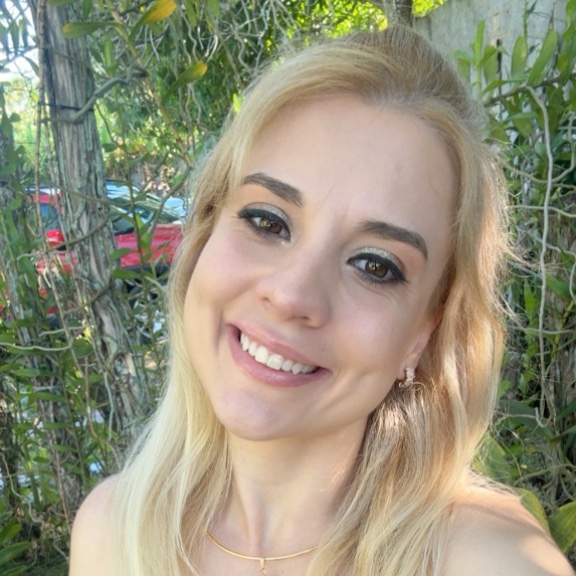 Ana Luiza De Carvalho