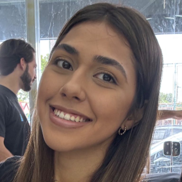 Alessandra Pinheiro Guimarães