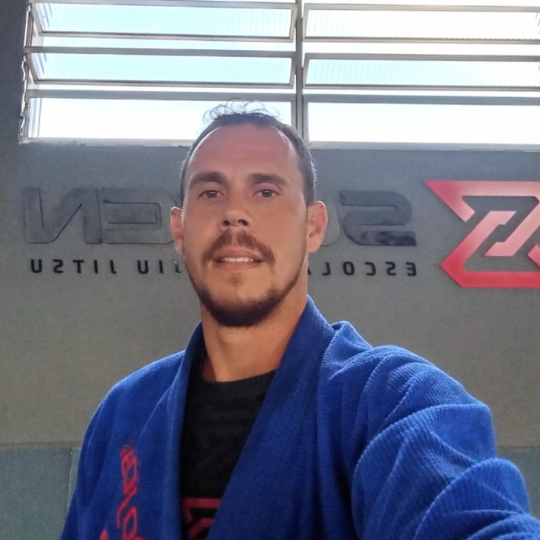 Leandro Calixto De Almeida